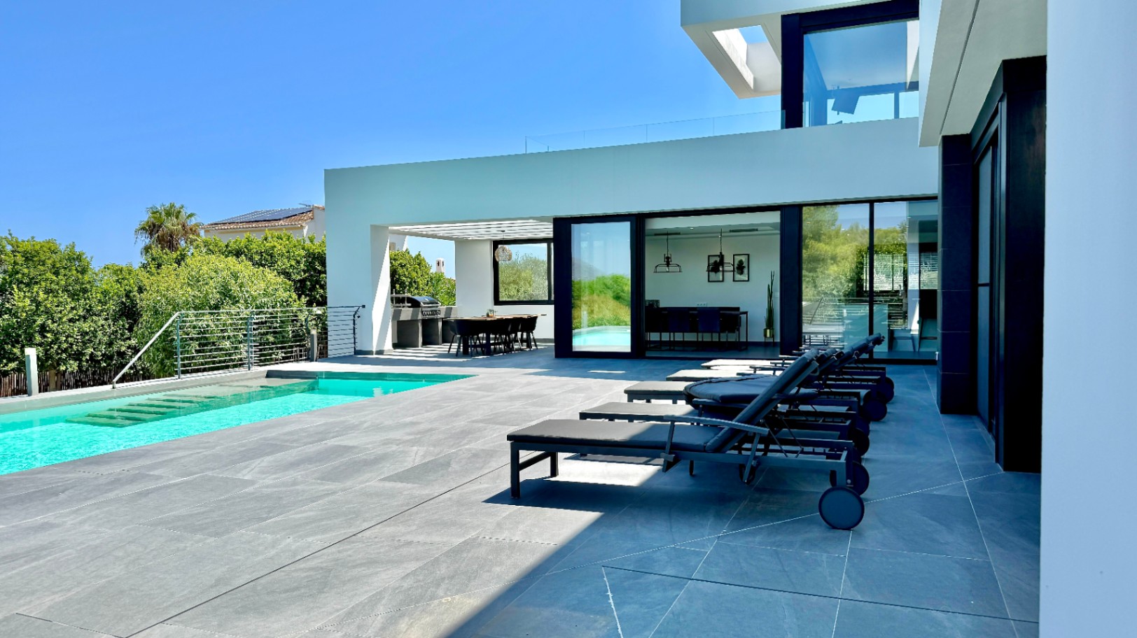 Villa de luxe à vendre à Puerta Fenicia avec des vues imprenables sur le Montgo.