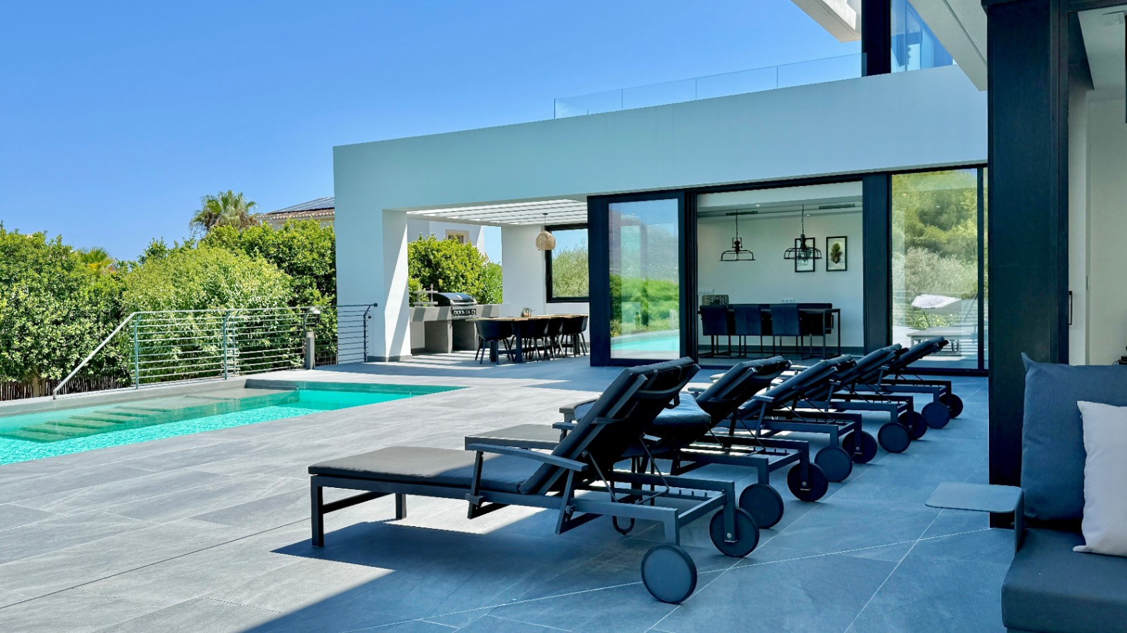 Villa de luxe à vendre à Puerta Fenicia avec des vues imprenables sur le Montgo.