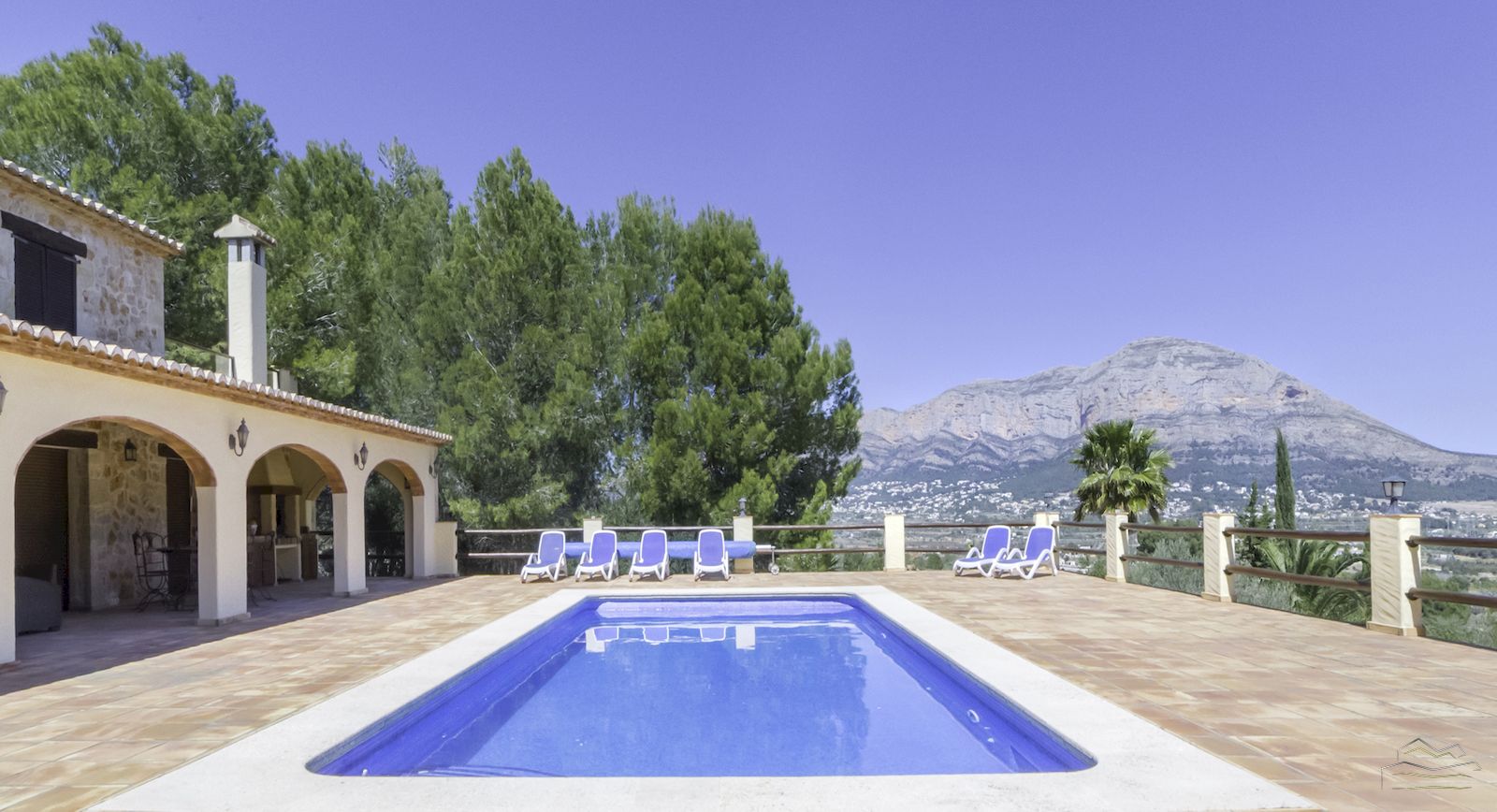 Ferme de campagne avec vue panoramique à vendre à Javea