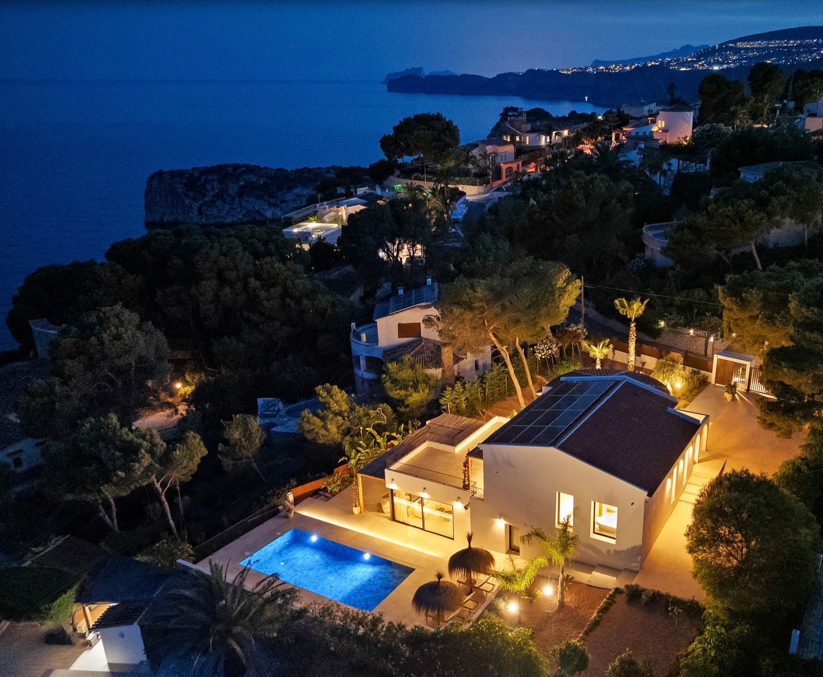 Villa moderne à vendre avec vue sur la mer à Balcon al Mar, Javea/Xabia.