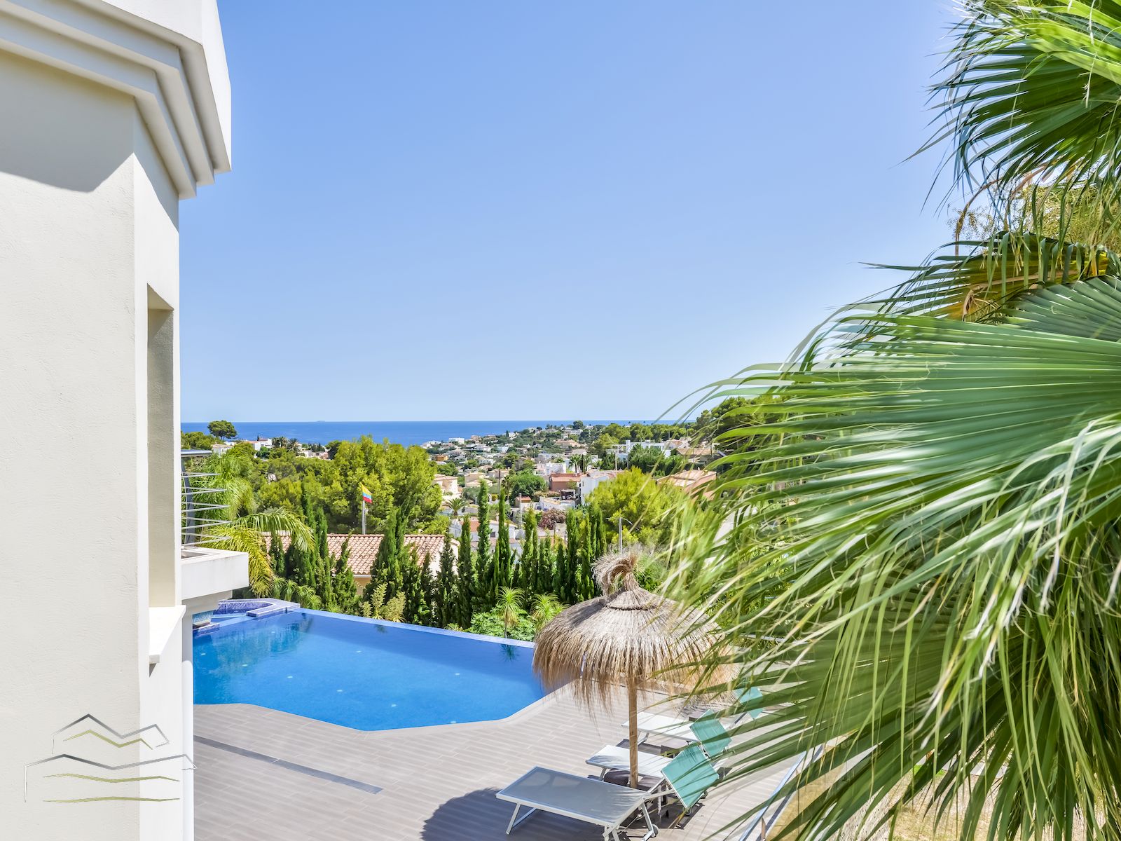 Villa moderne et luxueuse à vendre avec spa et vue sur l’océan