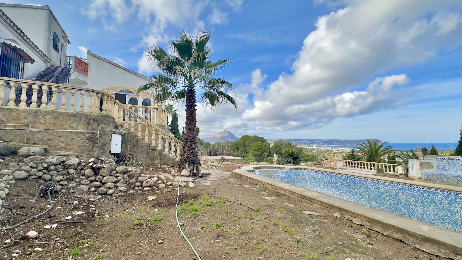 Villa à vendre à rénover avec vue sur la mer à Javea