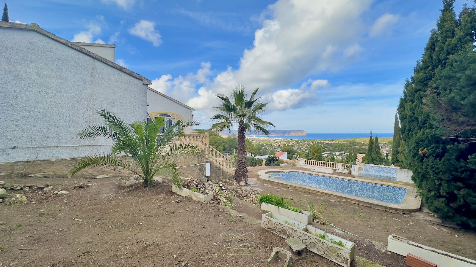 Villa à vendre à rénover avec vue sur la mer à Javea