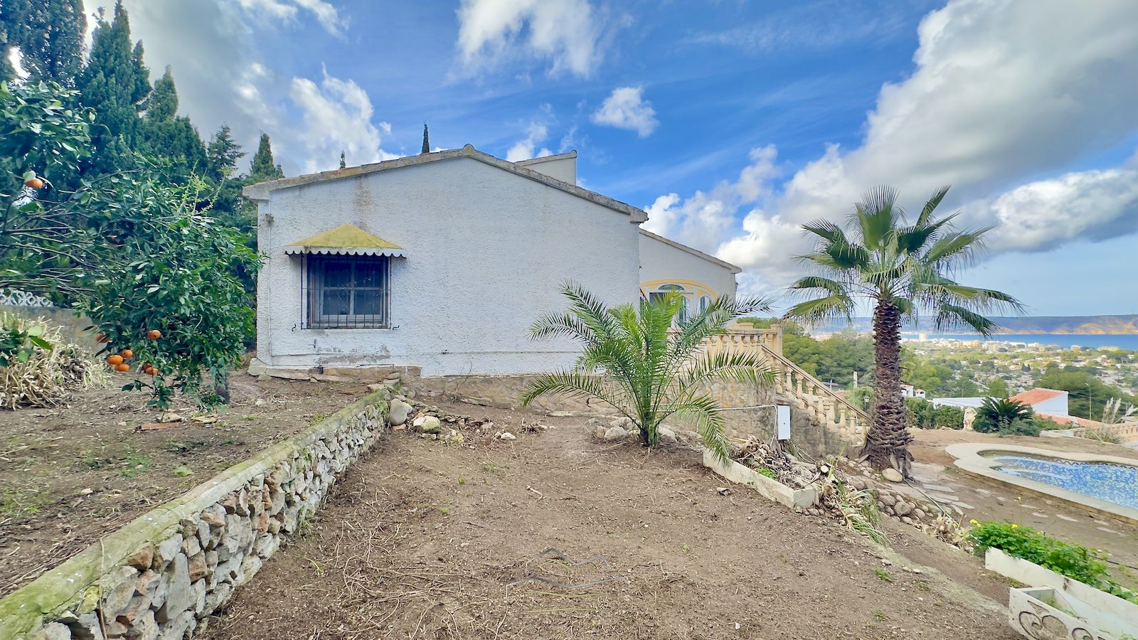 Villa à vendre à rénover avec vue sur la mer à Javea