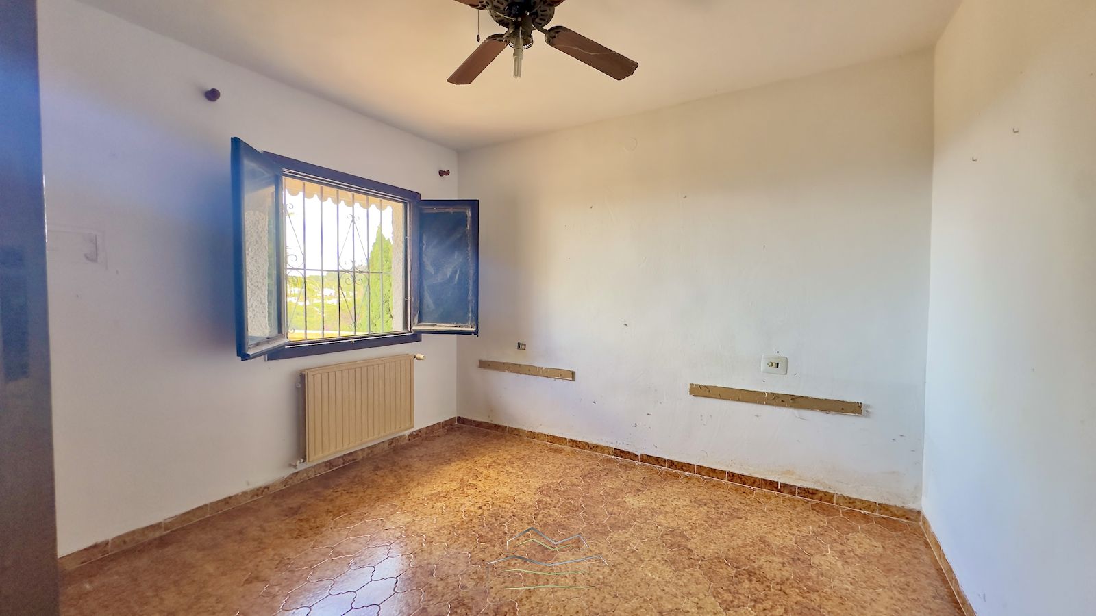 Villa à vendre à rénover avec vue sur la mer à Javea