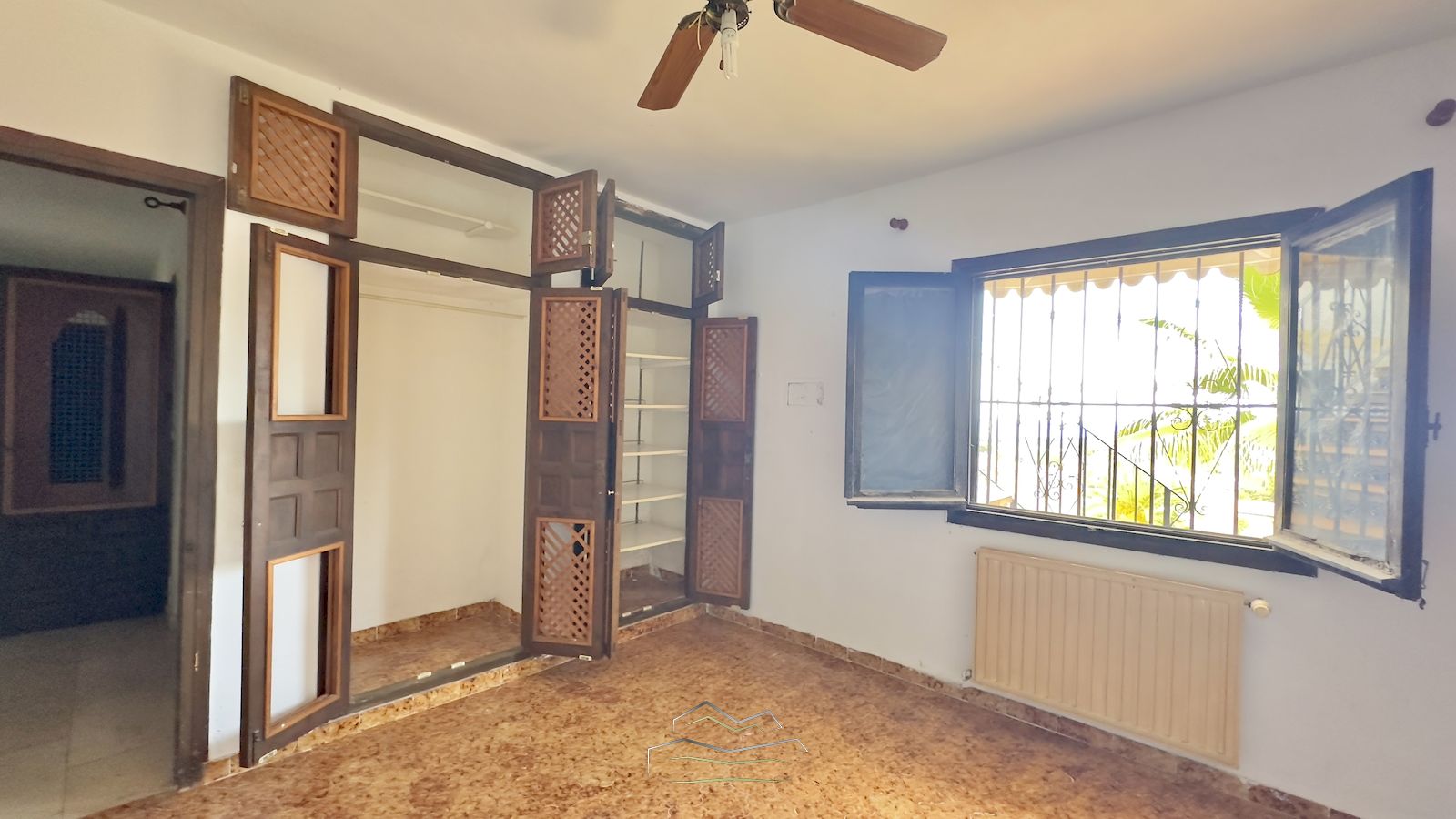 Villa à vendre à rénover avec vue sur la mer à Javea