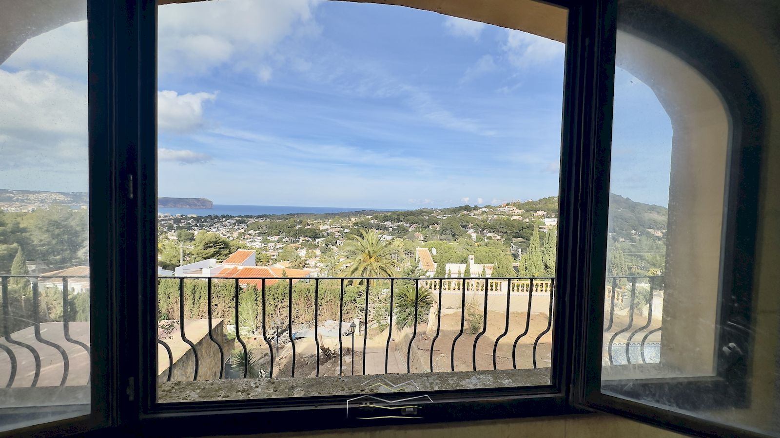 Villa à vendre à rénover avec vue sur la mer à Javea