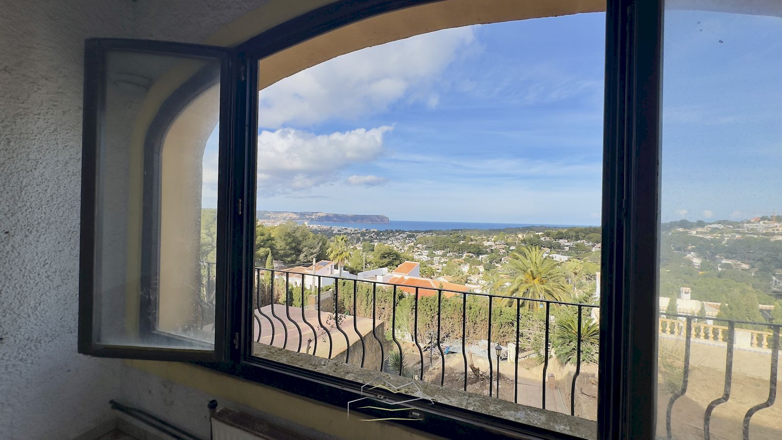 Villa à vendre à rénover avec vue sur la mer à Javea
