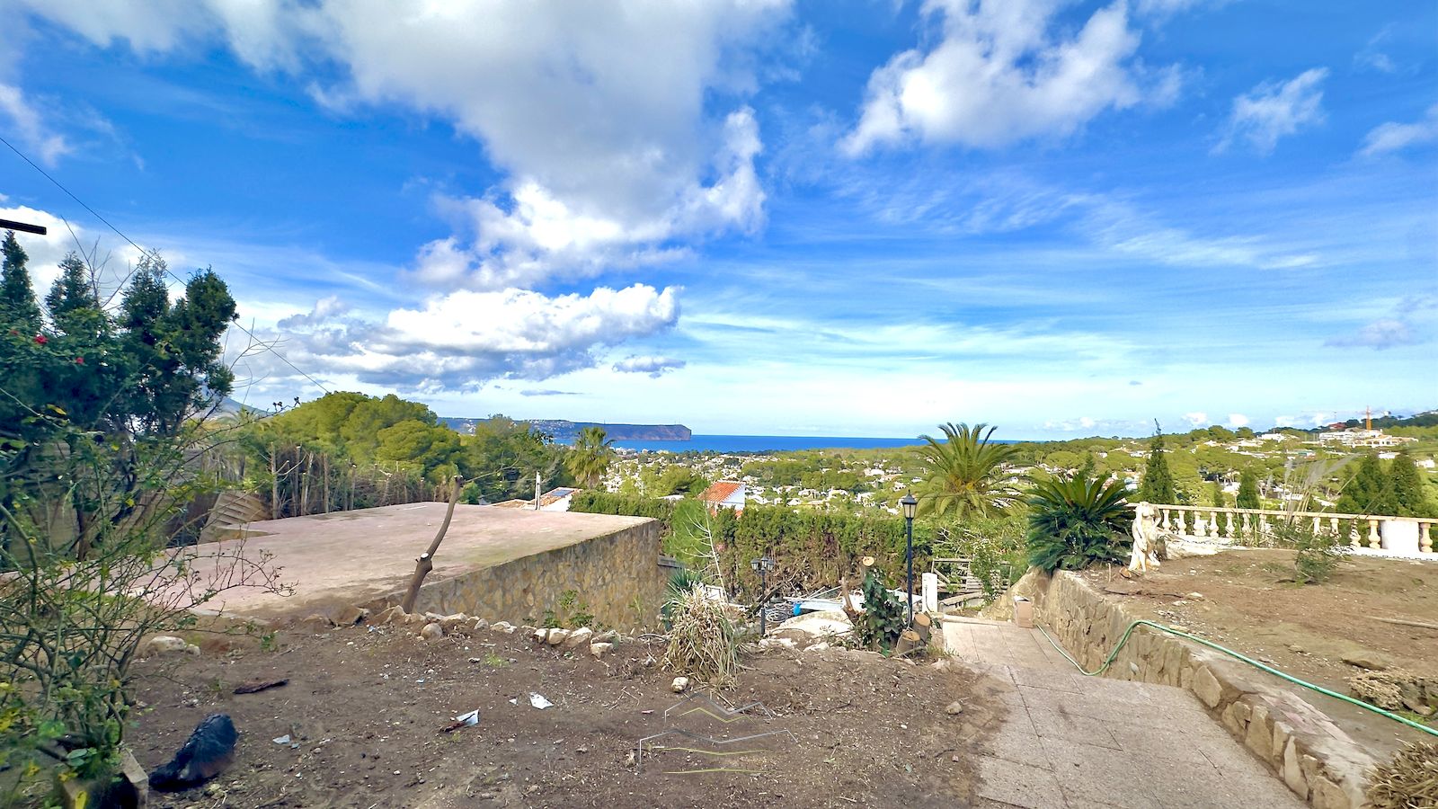 Villa à vendre à rénover avec vue sur la mer à Javea