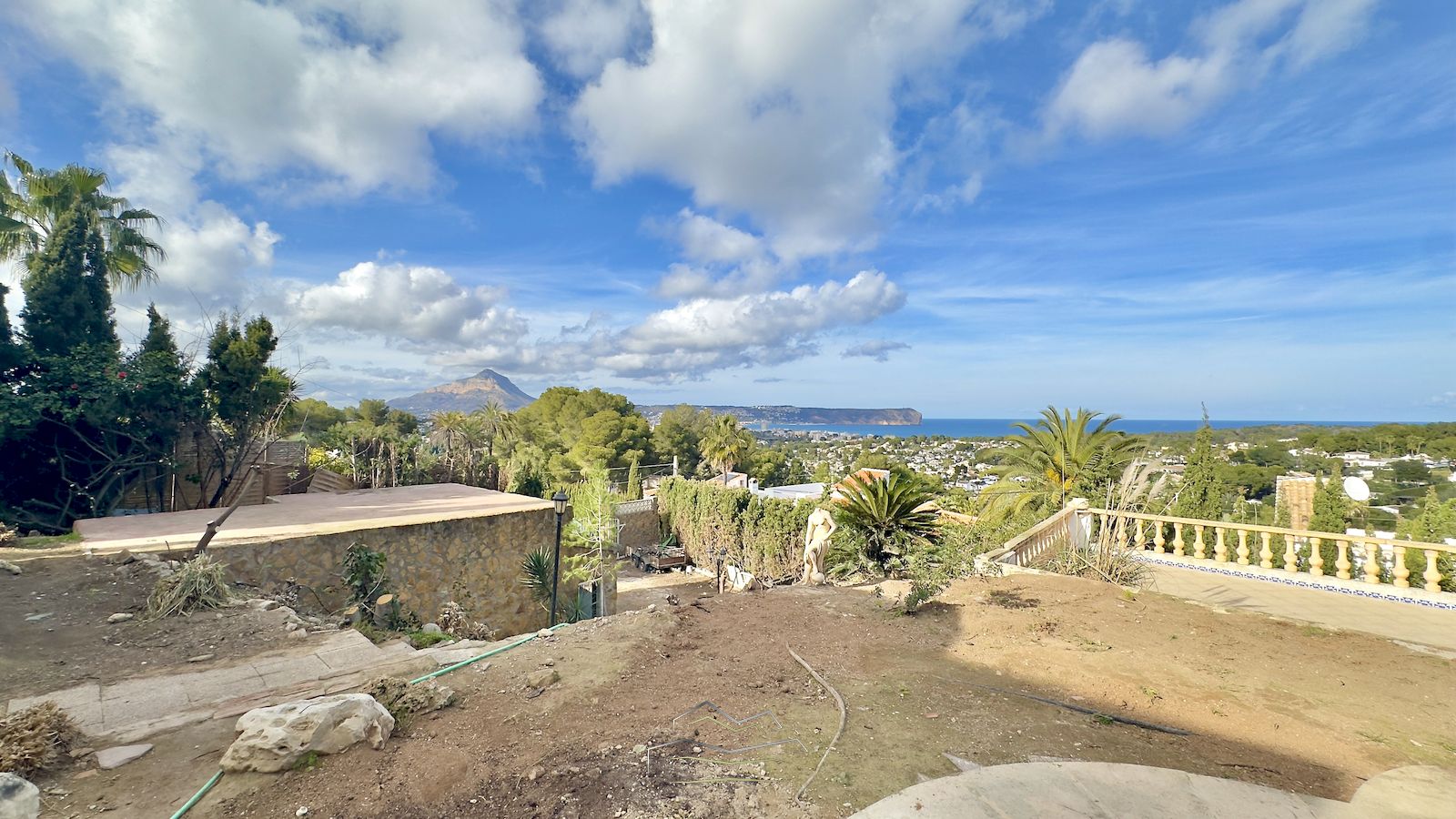 Villa à vendre à rénover avec vue sur la mer à Javea