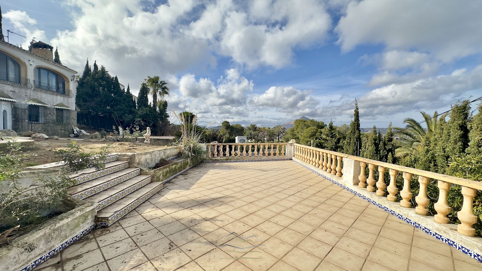Villa à vendre à rénover avec vue sur la mer à Javea