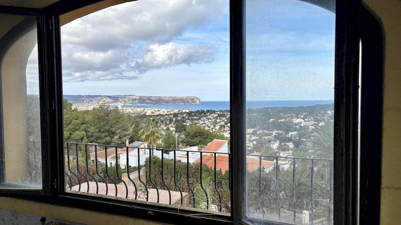 Villa à vendre à rénover avec vue sur la mer à Javea