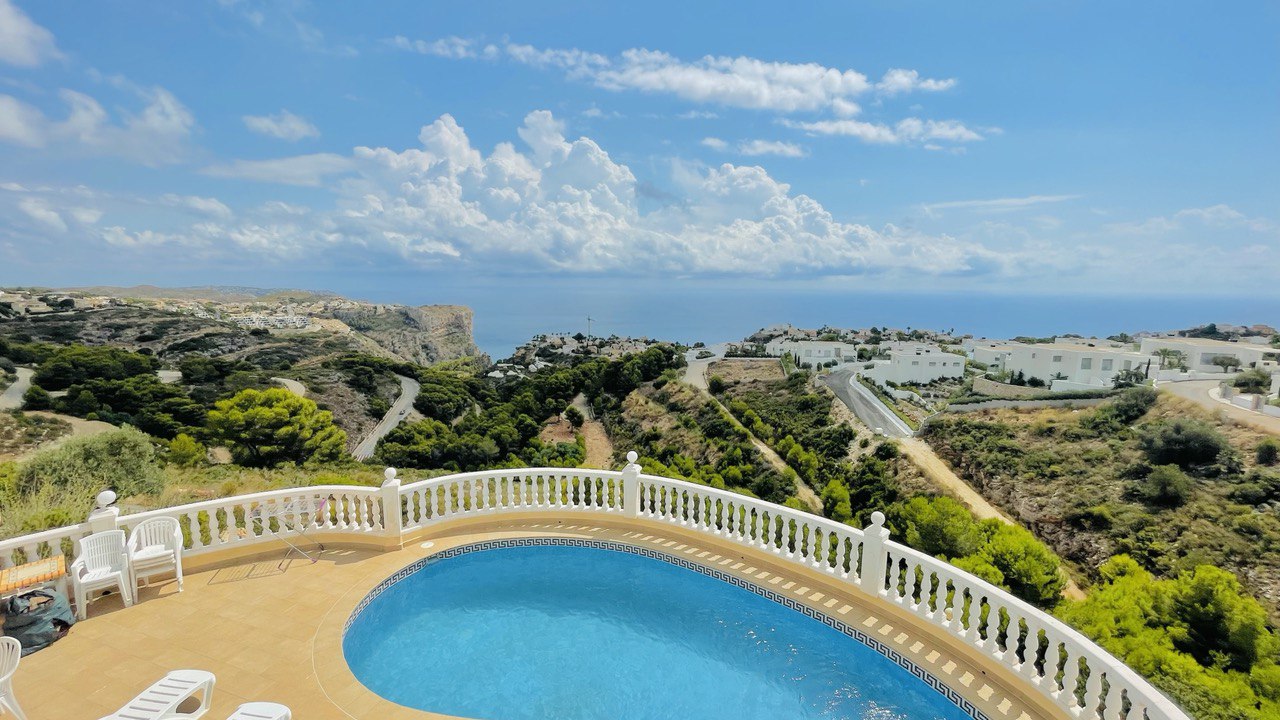 Villa à vendre avec vue sur la mer à Cumbre del Sol- Benitachell