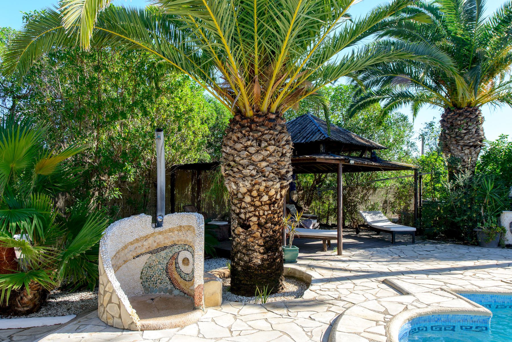 Villa de luxe de style arabe à vendre à Ibiza avec vue sur la mer
