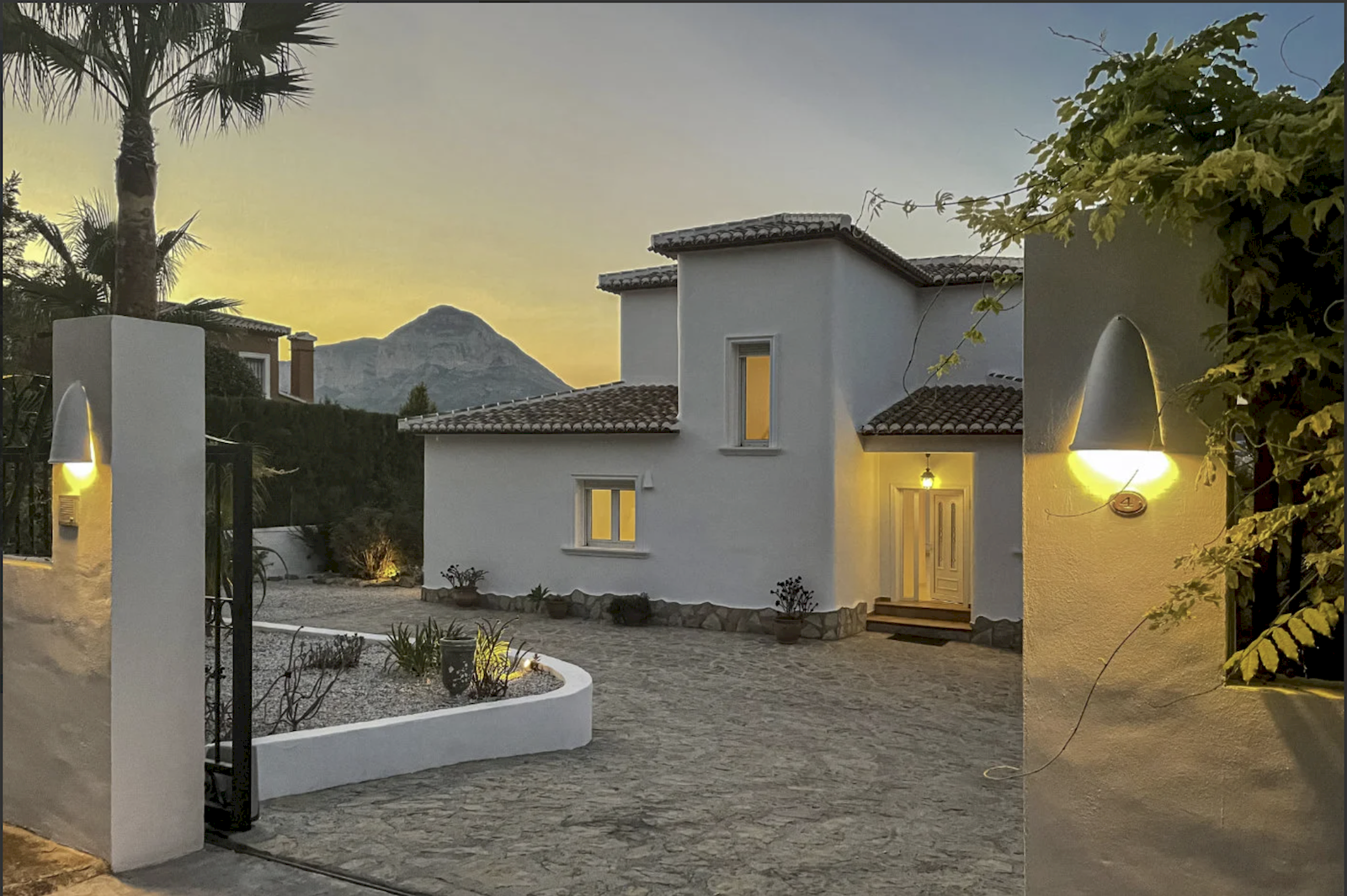 Villa entièrement rénovée à vendre à Javea - Costa Blanca